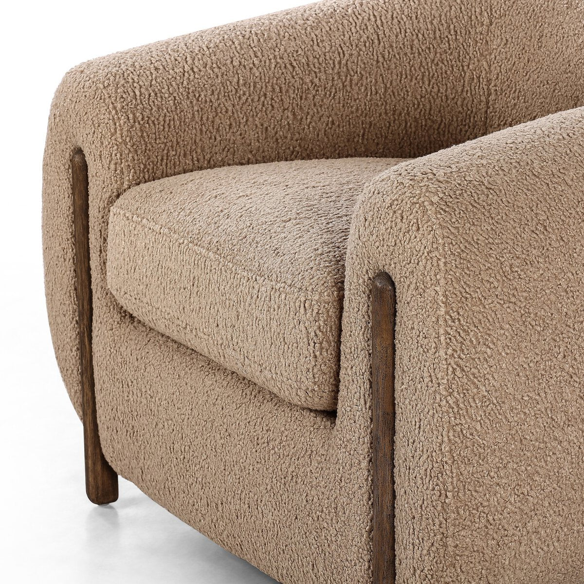 Lyla Chair Sheepskin in Camel